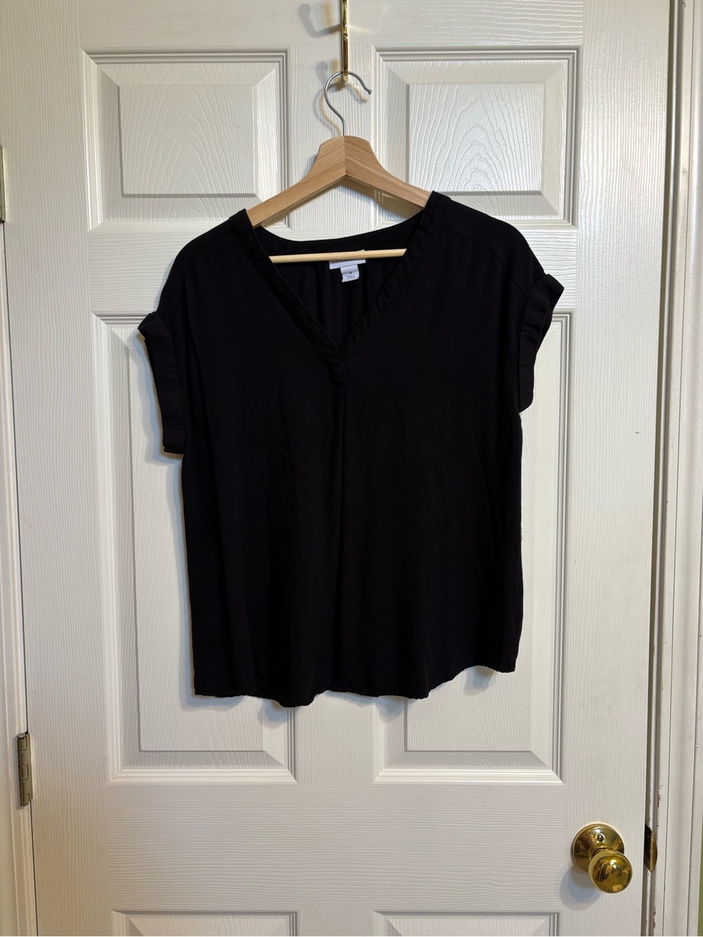 Liz Claiborne Black V-Neck Short Sleeve Blouse